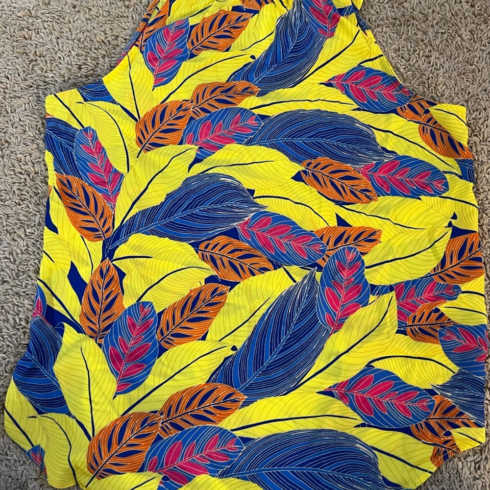 Women's Rose + Olive V-neck Sleeveless Floral Top Size Large NWT - Picture 2 of 10